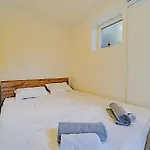 アパート 1 Bedroom Beautiful In Žuljana