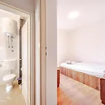 1 Bedroom Beautiful In Lägenhet *