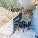 Apartament 1 Bedroom Beautiful Apartment In Zuljana *