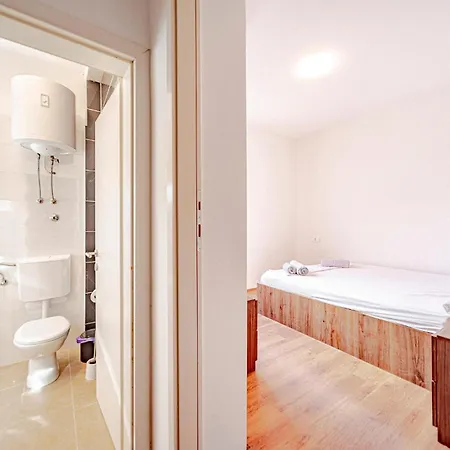 1 Bedroom Beautiful In アパート *
