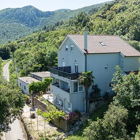 1 Bedroom Beautiful In Lägenhet